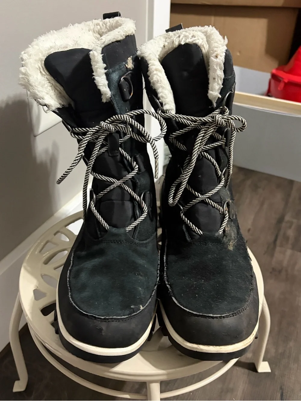 Faux-Fur Lined Black Winter Lace-Up Boots